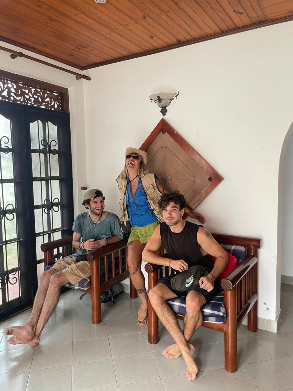 Sky Hostel Negombo Bagian luar foto