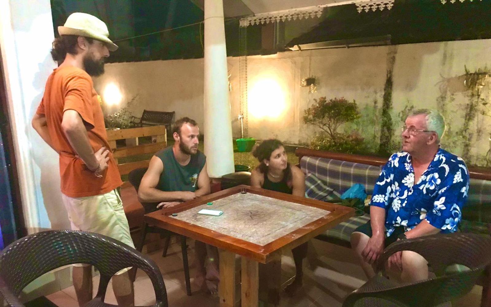 Sky Hostel Negombo Bagian luar foto